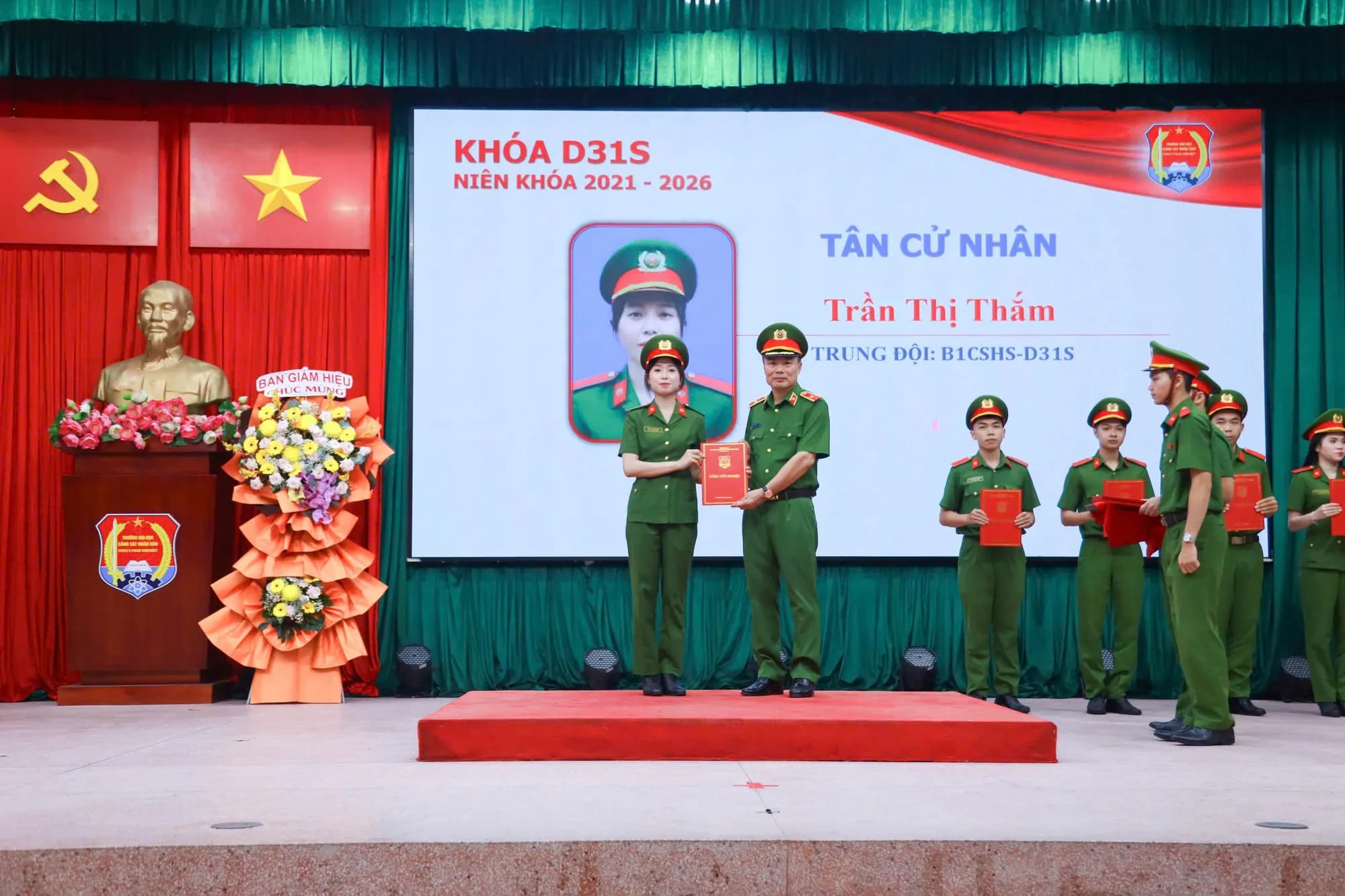 Bế giảng Khóa D31S