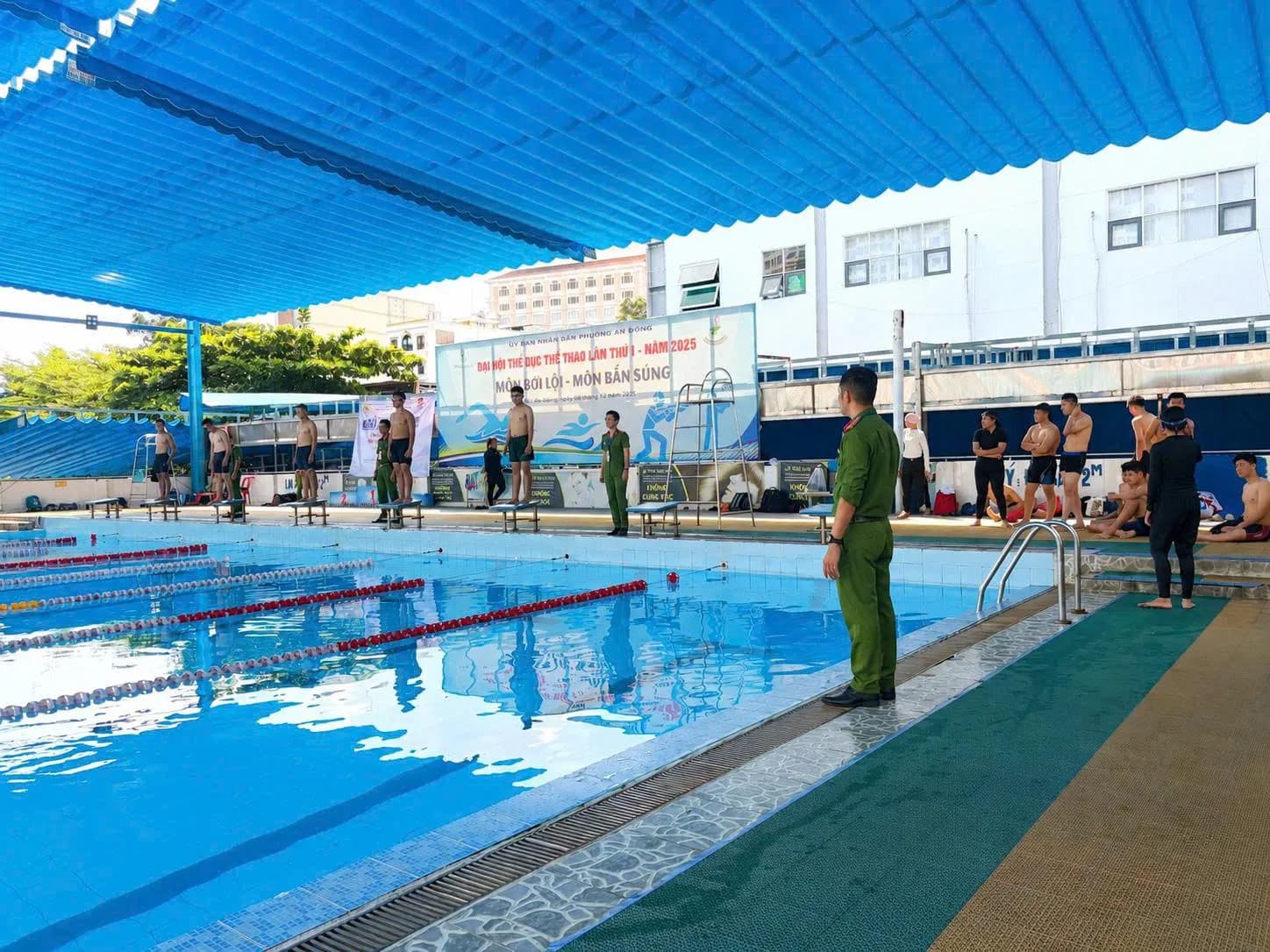 Sôi động cùng Giải bơi ứng dụng Trường Đại học Cảnh sát nhân dân