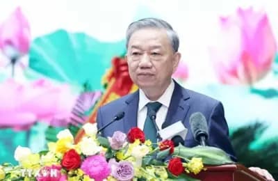 Xây dựng quân đội vững mạnh về chính trị là nguyên tắc cơ bản trong xây dựng quân đội kiểu mới của giai cấp công nhân