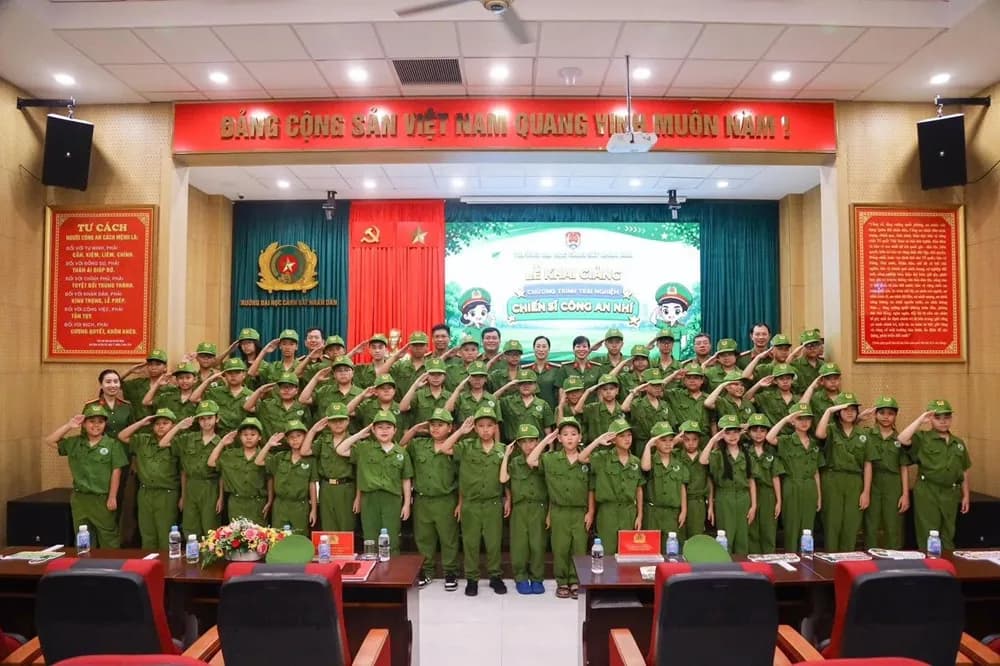 Khai giảng Chương trình trải nghiệm “Chiến sĩ Công an nhí” năm 2026
