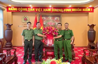 Trường Đại học Cảnh sát nhân dân thăm, chúc mừng Trường Đại học An ninh nhân dân và Trường Cao đẳng Cảnh sát nhân dân II