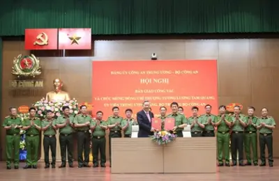 Nhận bàn giao công tác, Bộ trưởng Lương Tam Quang khẳng định “ý thức sâu sắc trách nhiệm kế thừa và phát triển”