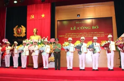Ra mắt Trung đoàn Không quân CAND 