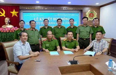 Ký kết thành công Hợp đồng nghiên cứu đề tài khoa học và công nghệ độc lập cấp Quốc gia do đồng chí  GS TS, Thiếu tướng Trần Thành Hưng - Hiệu trưởng  Trường Đại học CSND làm chủ nhiệm đề tài