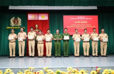Bế giảng lớp bồi dưỡng nghiệp vụ Cảnh sát giao thông – Đợt 3