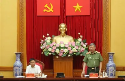 Khẩn trương hoàn thiện 02 dự án Luật Trật tự, an toàn giao thông đường bộ và Luật Đường bộ