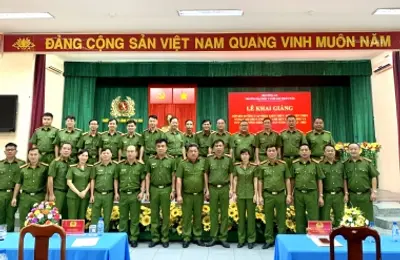 Khai giảng 2 Khóa bồi dưỡng chức danh mở tại Trường