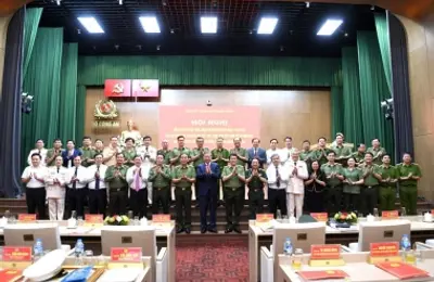 Gắn kết chặt chẽ việc học tập, làm theo Bác với xây dựng lực lượng CAND thật sự trong sạch, vững mạnh, chính quy, tinh nhuệ, hiện đại
