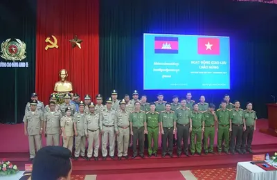 Giao lưu văn nghệ, thể thao chào mừng năm hữu nghị Việt Nam - Campuchia