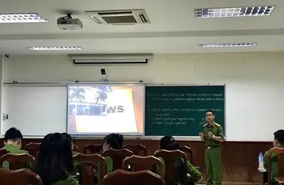 Giảng dạy nghiệp vụ bằng tiếng Anh