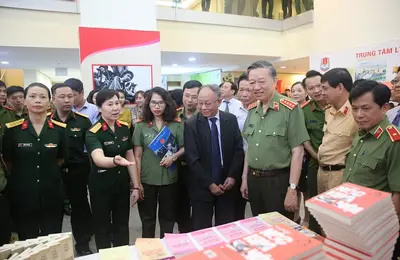 Bộ trưởng Tô Lâm phát động phong trào đọc sách trong Công an nhân dân
