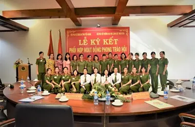 Mít tinh kỷ niệm ngày Quốc tế phụ nữ 8/3