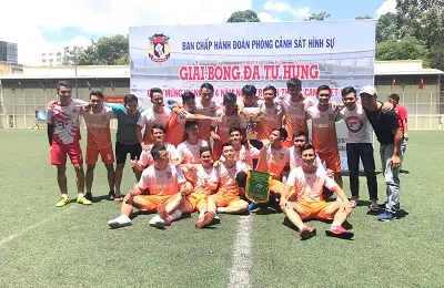 Sôi động cùng Giải bóng đá Tứ Hùng