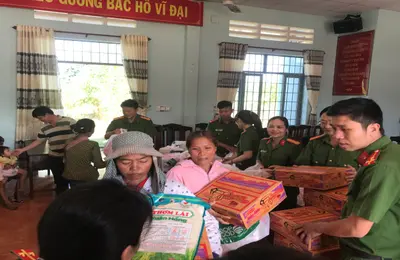 Thăm và tặng quà đồng bào S’tiêng tại Huyện Lộc Ninh, tỉnh Bình Phước