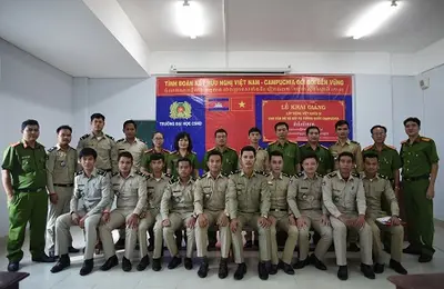 Khai giảng lớp Tiếng Việt Khóa IV cho cán bộ Bộ Nội vụ Vương quốc Campuchia