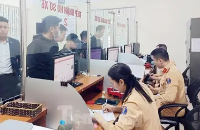 Bộ Công an tiếp nhận, triển khai nhiệm vụ cấp đổi giấy phép lái xe ngay sau khi cấp có thẩm quyền quyết định và ưu tiên ứng dụng môi trường điện tử