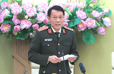 Xây dựng pháp luật để phục vụ phát triển kinh tế xã hội và nhân dân