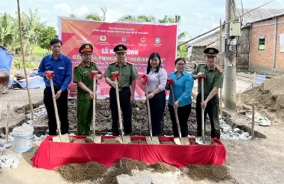 Chung tay xây dựng "Ngôi nhà 19-8" cho bà con dân tộc thiểu số