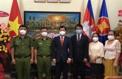 Trường Đại học CSND chúc mừng Quốc khánh Vương quốc Campuchia 9/11
