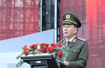 “Lễ hội áo dài” – Duyên dáng phụ nữ Công an nhân dân
