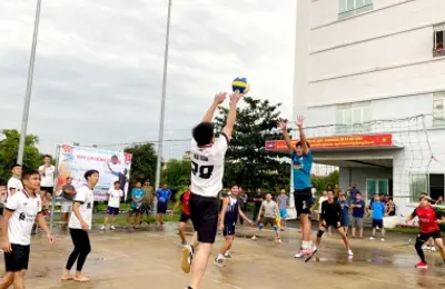 Giao lưu bóng chuyền với sinh viên quốc tế