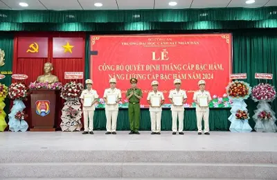 Lễ Công bố Quyết định thăng cấp bậc hàm, nâng lương cấp bậc hàm năm 2024