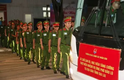 190 cán bộ, giảng viên, học viên Trường Đại học CSND tham gia hỗ trợ các tỉnh miền Trung ứng phó, khắc phục hậu quả bão lũ