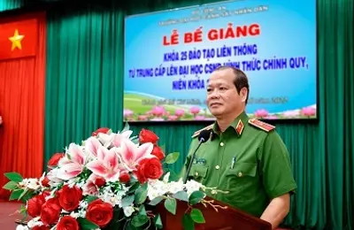 Bế giảng Khóa LT25