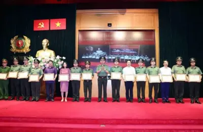 Tiếp tục hoàn thiện pháp luật về an ninh, trật tự, đáp ứng yêu cầu, nhiệm vụ trong tình hình mới