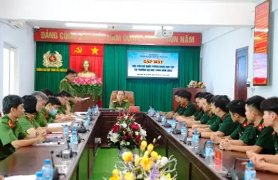 Gặp gặp mặt học viên Bộ Quốc phòng đang học tập tại Trường