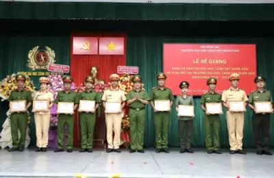 Bế giảng khóa D19T-T48