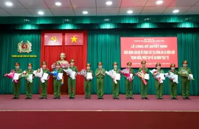 Công bố quyết định điều động cán bộ, giảng viên về công tác tại các xã biên giới