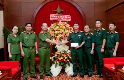 Trường Đại học CSND chúc mừng Bộ tư lệnh quân khu 7 nhân kỷ niệm 79 năm ngày Thành lập QĐND Việt Nam