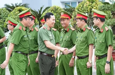 Thứ trưởng Bộ Công an Lê Văn Tuyến thăm và làm việc tại Trường Đại học CSND