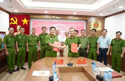 Ký kết Quy chế phối hợp giữa Phòng HCTH Trường Đại học CSND và Công an Quận 7, TP.HCM