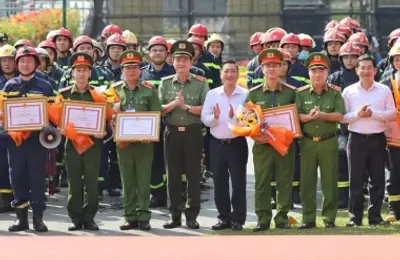 Trường Đại học CSND được Chủ tịch UBND Thành phố Hồ Chí Minh tặng bằng khen