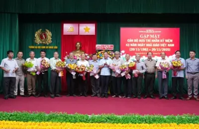 Gặp mặt cán bộ hưu trí nhân kỷ niệm 43 năm ngày Nhà giáo Việt Nam 20/11