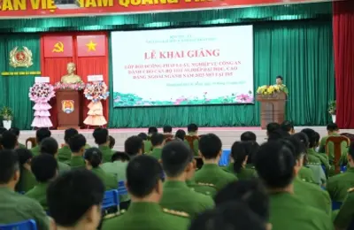 Khai giảng 02 lớp Bồi dưỡng kiến thức pháp luật, nghiệp vụ Công an dành cho cán bộ tốt nghiệp đại học, cao đẳng ngoài Ngành mở tại Trường